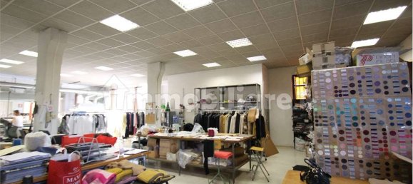 1 room Commercial property in Paderno d'Adda, Italy No. 2661 9
