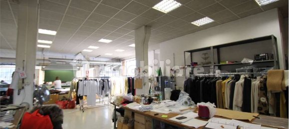 1 room Commercial property in Paderno d'Adda, Italy No. 2661 4