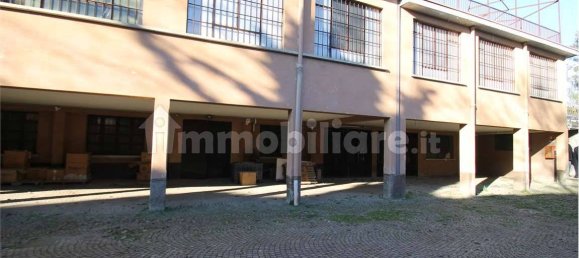 1 room Commercial property in Paderno d'Adda, Italy No. 2661 2