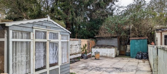  House in Neath, United Kingdom No. 1995 18