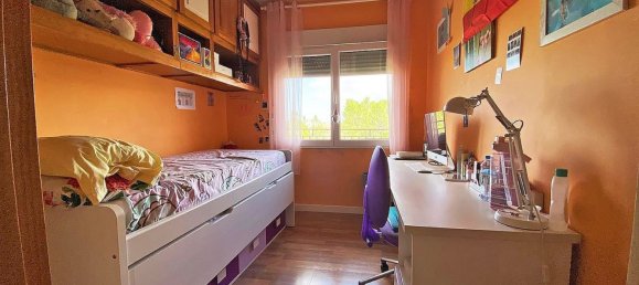 Apartamento de 3 dormitorios en Pinoso, Spain No. 95384 12