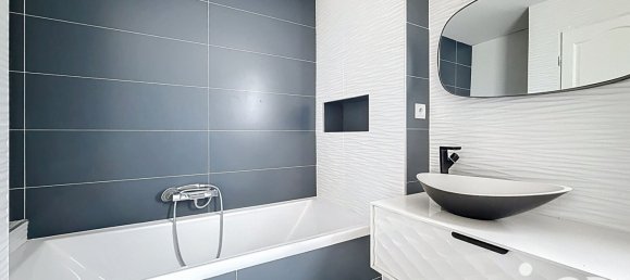 3 bedrooms House in Charge, France No. 326926 12