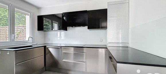 3 bedrooms House in Charge, France No. 326926 5