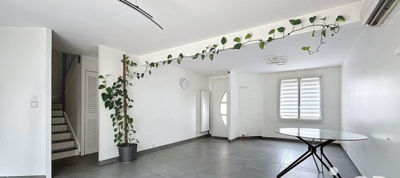 3 bedrooms House in Charge, France No. 326926 2