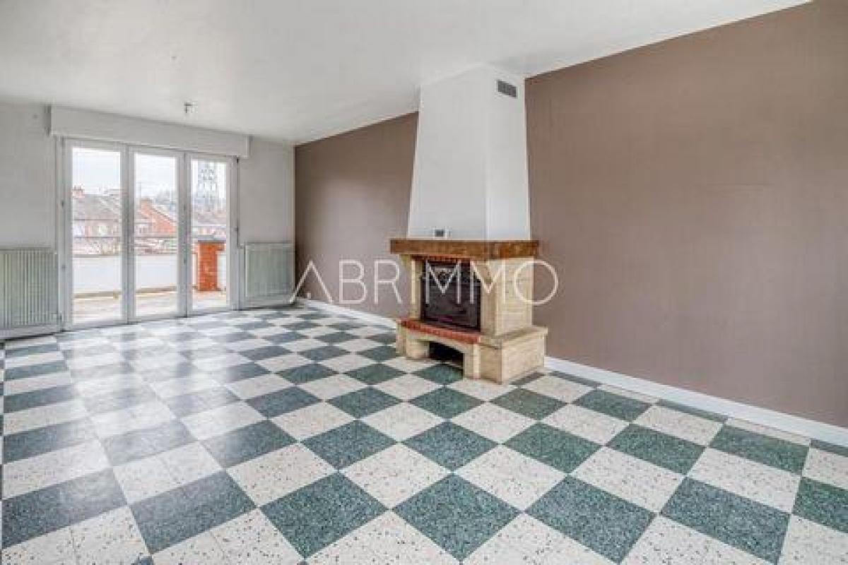 Casa de 3 dormitorios en Marly, France No. 28533