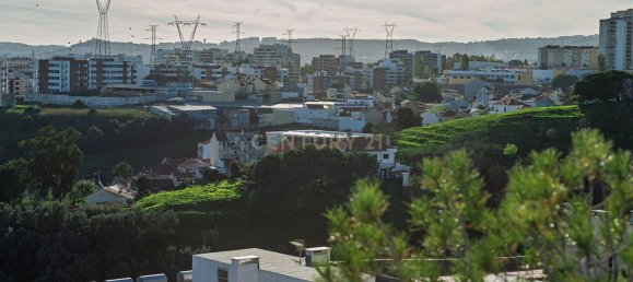 Квартира с 3 комнатами в Одивелаш, Португалия № 126229 23