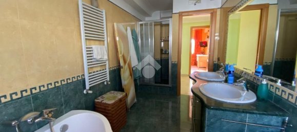 4-Zimmer Wohnung in Casavatore, Italy, Nr. 129055 13