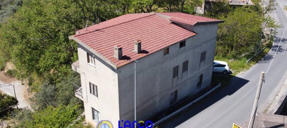 Edificio de 4 dormitorios en Cosenza, Italy No. 237968 9