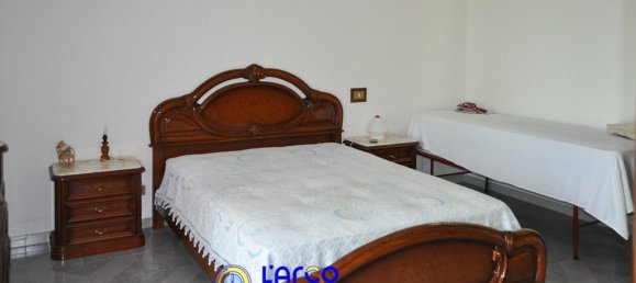 Edificio de 4 dormitorios en Cosenza, Italy No. 237968 63