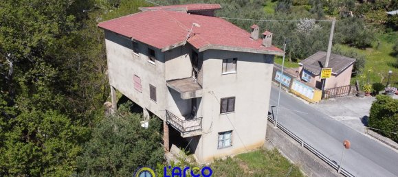 Edificio de 4 dormitorios en Cosenza, Italy No. 237968 30