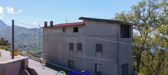 Edificio de 4 dormitorios en Cosenza, Italy No. 237968 2