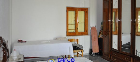 Edificio de 4 dormitorios en Cosenza, Italy No. 237968 60