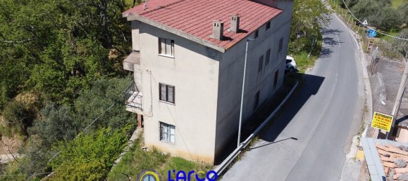 Edificio de 4 dormitorios en Cosenza, Italy No. 237968 11
