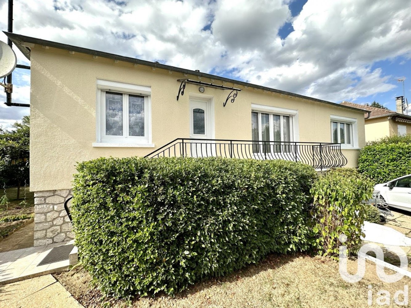 2 bedrooms House in Amilly, France No. 231335