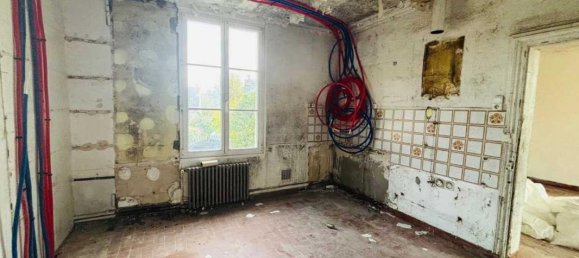 Casa de 4 dormitorios en Pierrefonds, France No. 226951 3