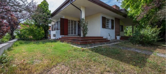 3 bedrooms Villa in Castello d'Argile, Italy No. 112572 2