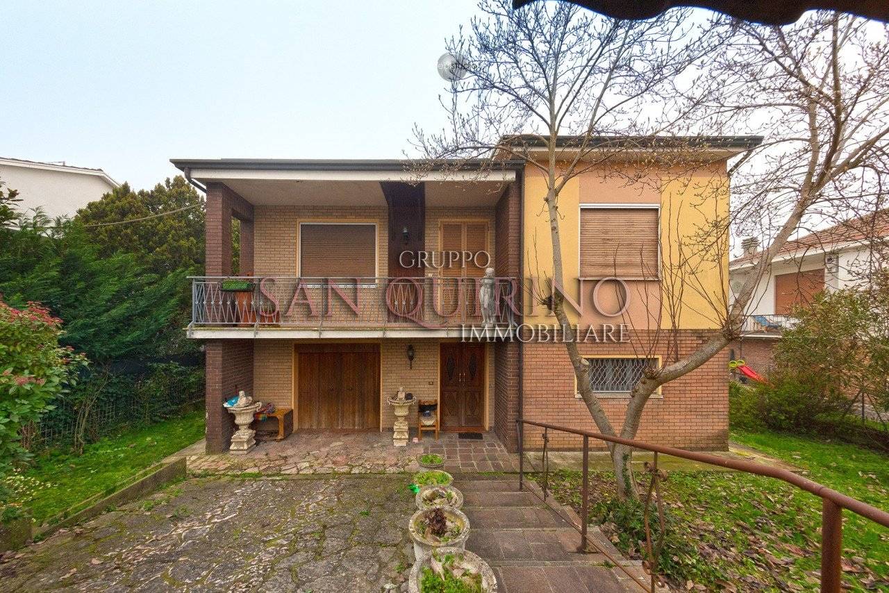 Villa de 4 dormitorios en Luzzara, Italy No. 69973