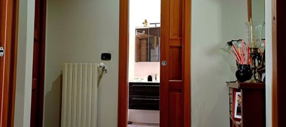 5 rooms Apartment in Salerno, Italy No. 98058 4