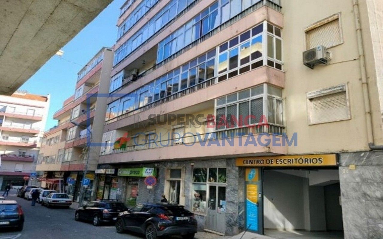 2 bedrooms Apartment in Amadora, Portugal No. 285861