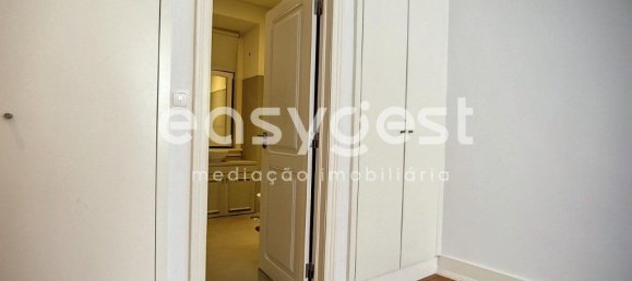 Apartamento de 4 dormitorios en Lisbon, Portugal No. 79881 4