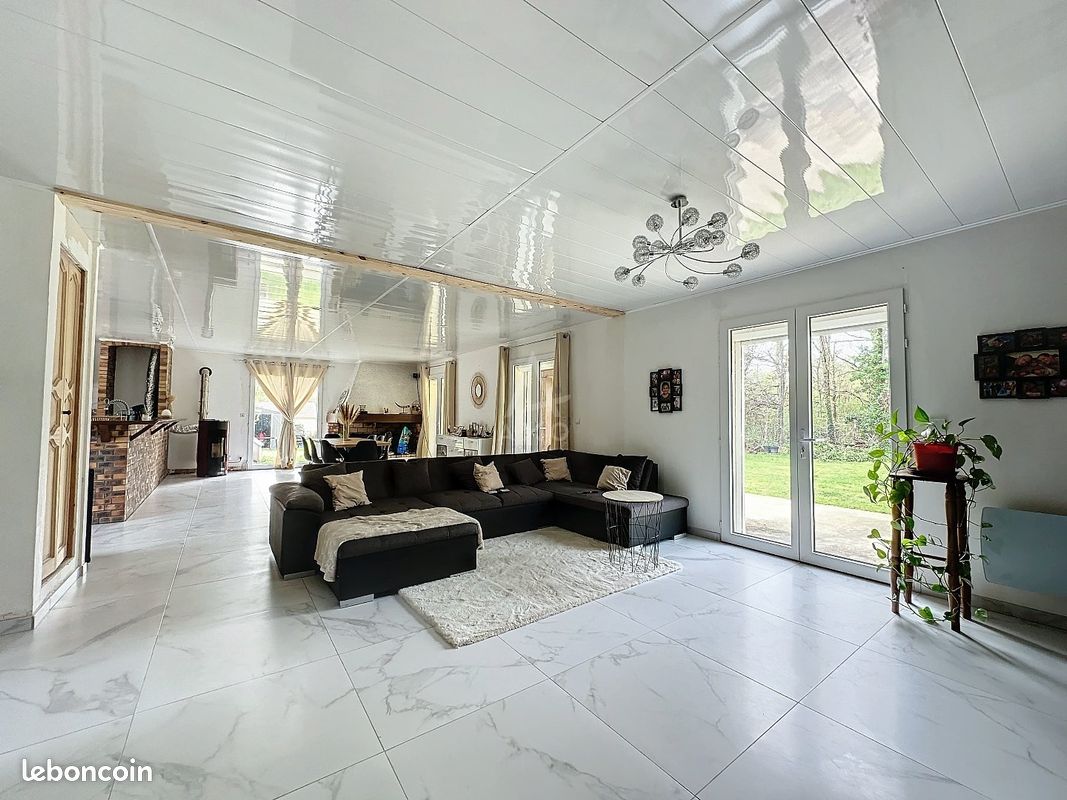 Casa de 6 dormitorios en Dammarie-sur-Loing, France No. 73705