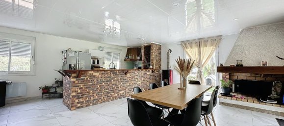 Casa de 6 dormitorios en Dammarie-sur-Loing, France No. 73705 2