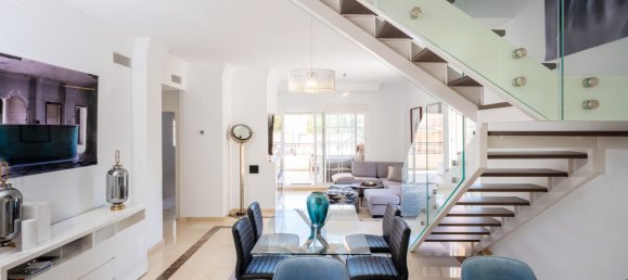 3 bedrooms Penthouse in Marbella, Spain No. 110726 3