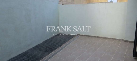 3 bedrooms Maisonette in Qrendi, Malta No. 6258 2