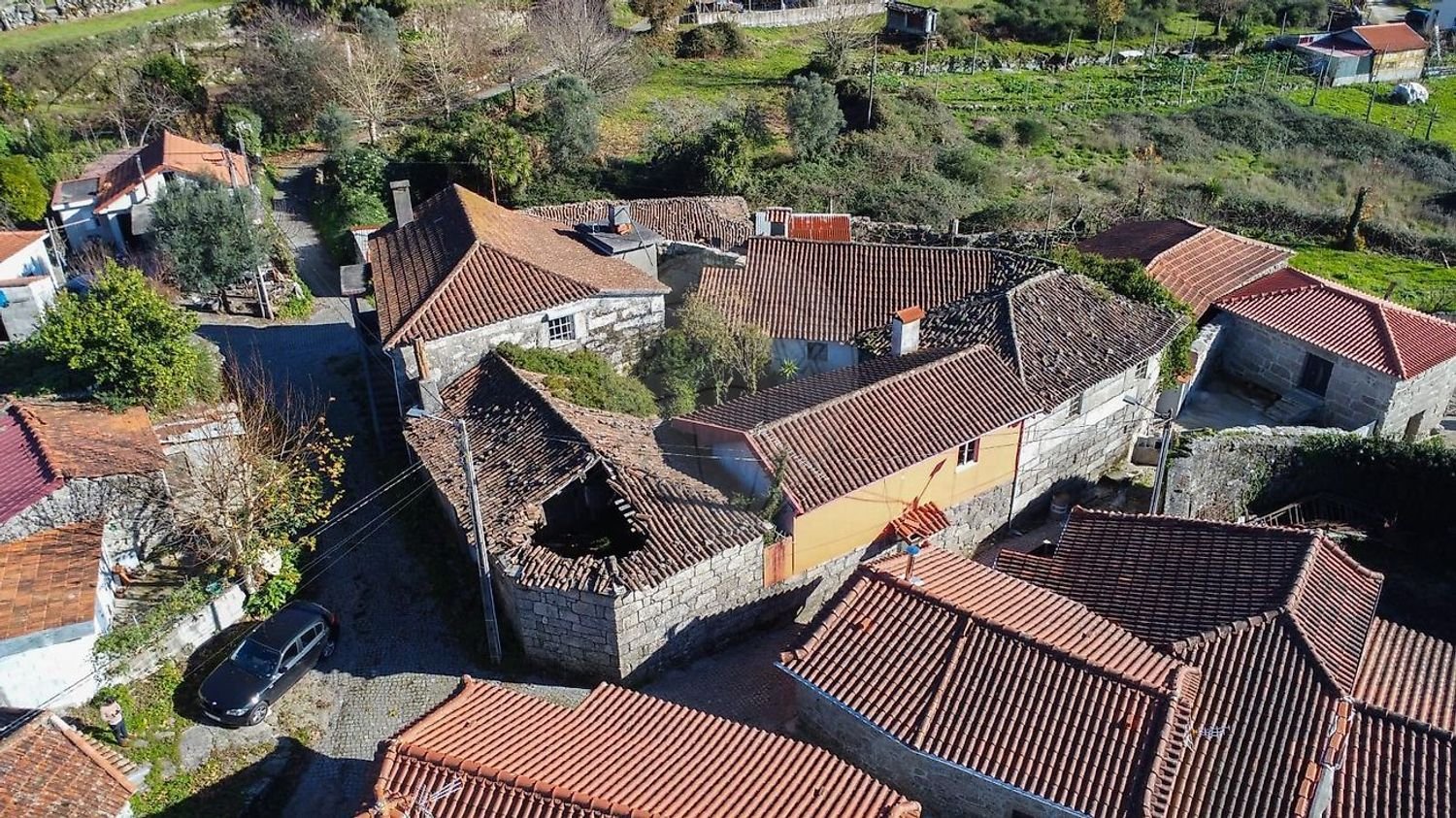 3 bedrooms House in Serzedelo, Portugal No. 177777