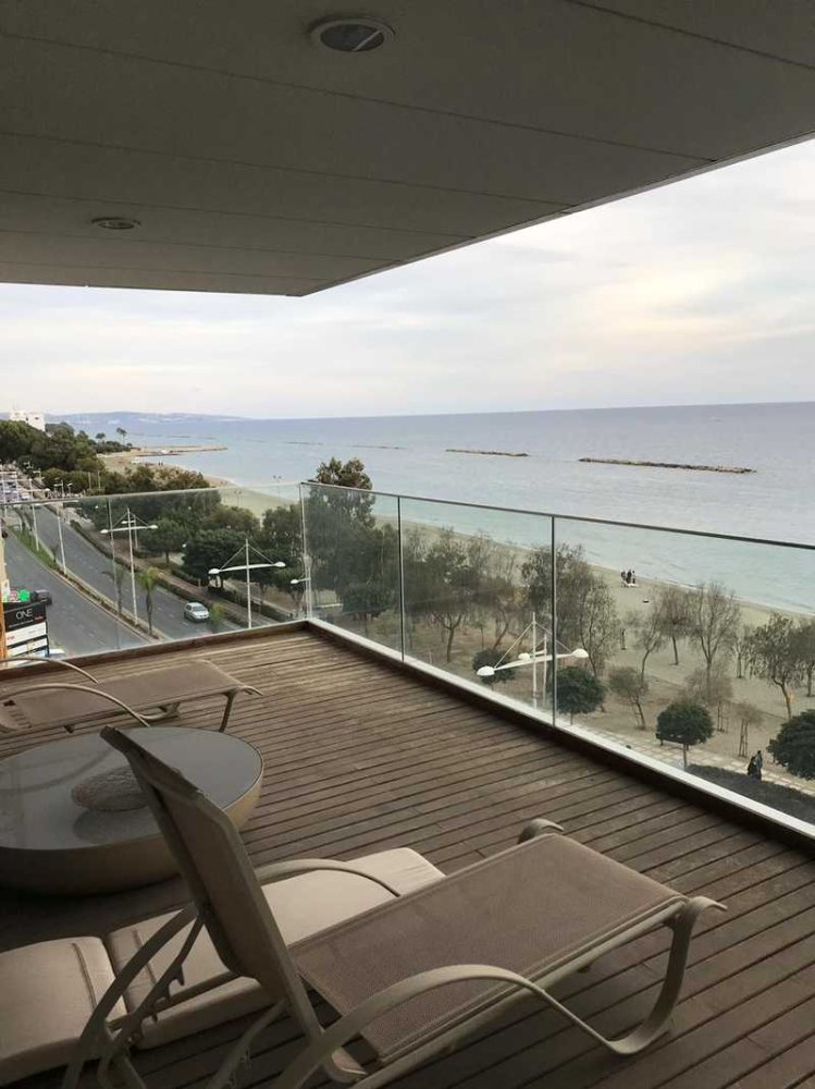 3 bedrooms Apartment in Limassol, Cyprus No. 92125