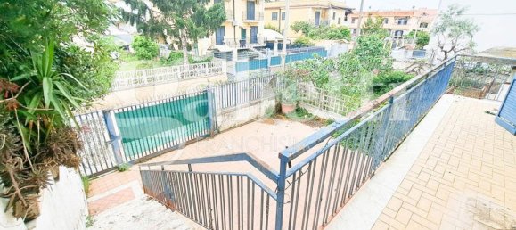 6 bedrooms Villa in Giugliano in Campania, Italy No. 324230 5