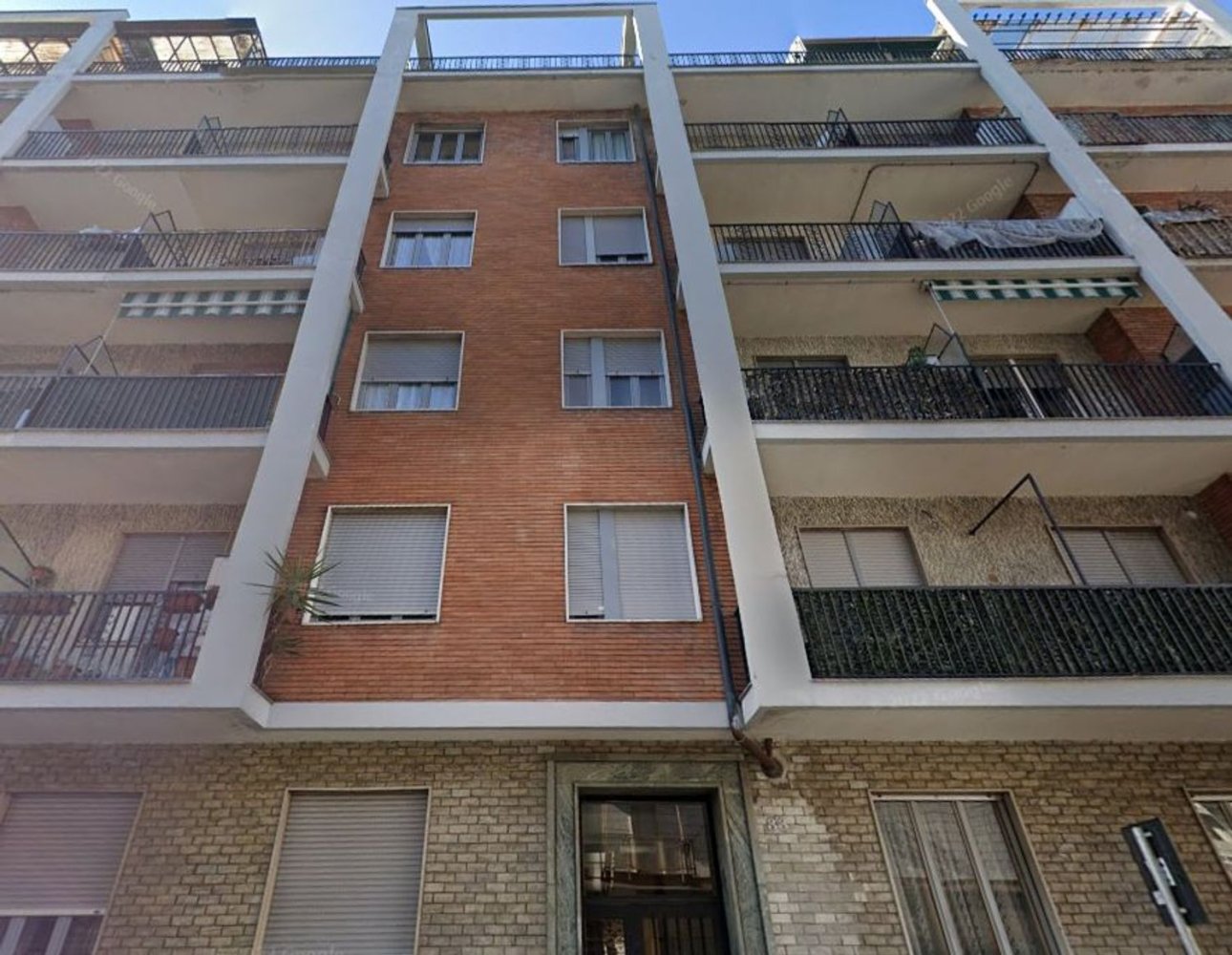 3 bedrooms Apartment in Turin, Italy No. 326853