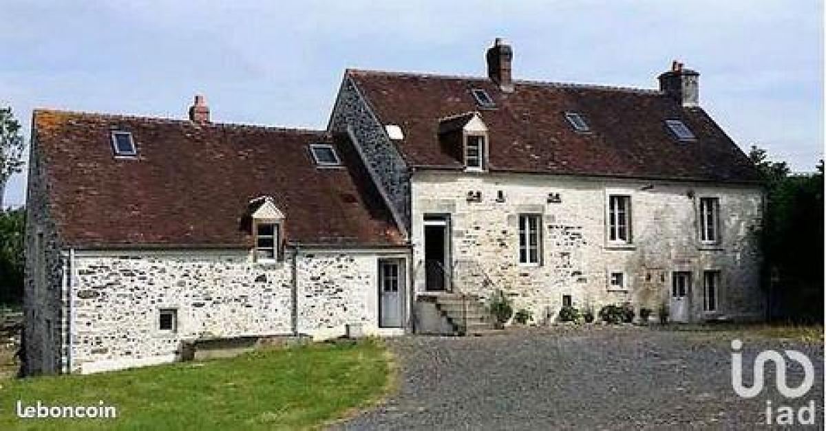 4 bedrooms House in Falaise, France No. 26768