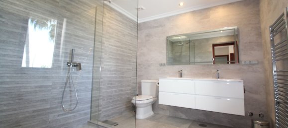 6 bedrooms Villa in Cadiz, Spain No. 143410 23