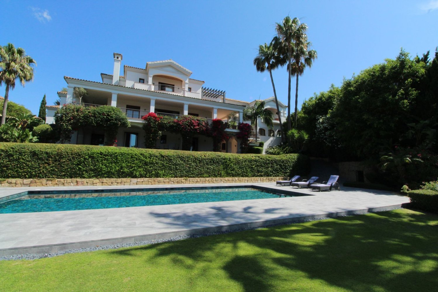 6 bedrooms Villa in Cadiz, Spain No. 143410