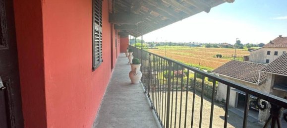 8-Zimmer Haus in Oleggio, Italy, Nr. 174700 22