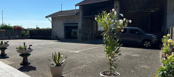 8-Zimmer Haus in Oleggio, Italy, Nr. 174700 5