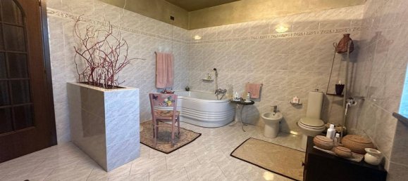 8-Zimmer Haus in Oleggio, Italy, Nr. 174700 20