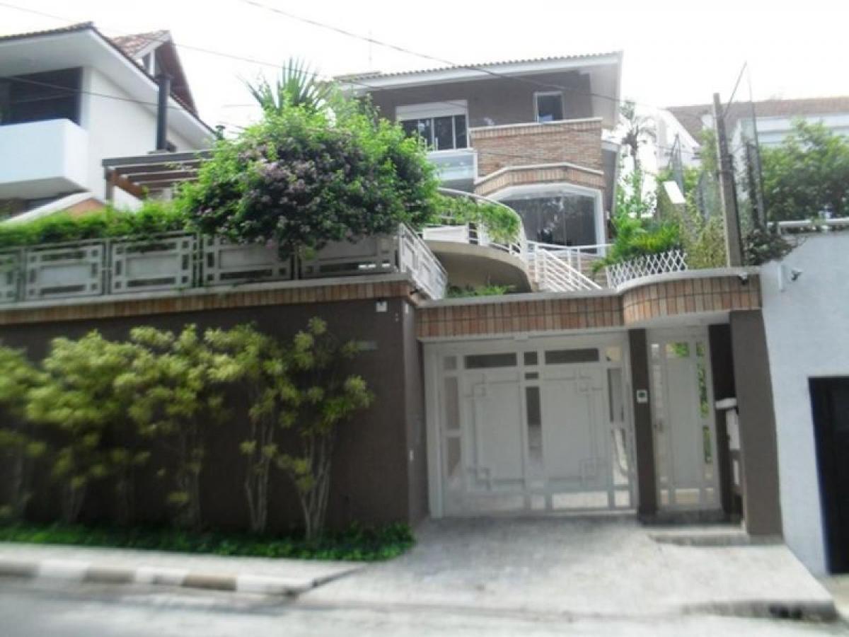 Casa de 4 dormitorios en Sao Paulo, Brazil No. 489771