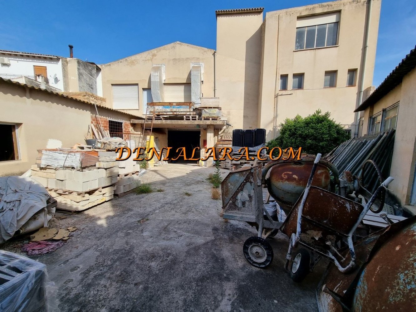 1680m² Warehouse in Pedreguer, Spain No. 91470