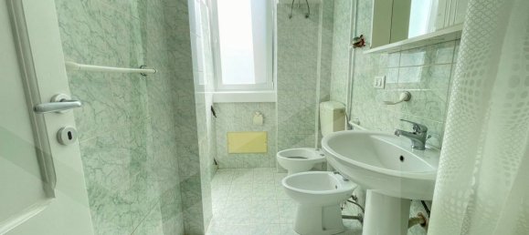 Квартира с 2 комнатами в Бари, Италия № 29415 9