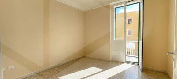 Квартира с 2 комнатами в Бари, Италия № 29415 3