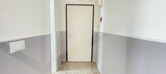 Квартира с 2 комнатами в Бари, Италия № 29415 8