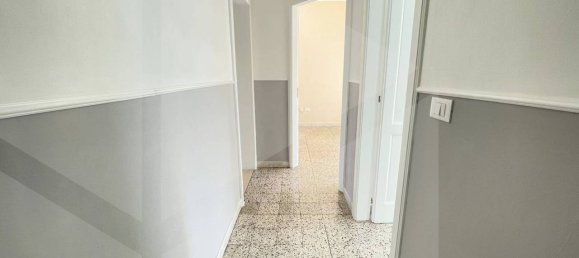 Квартира с 2 комнатами в Бари, Италия № 29415 10