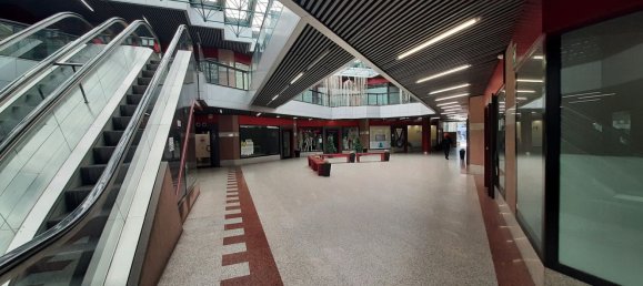 54m² Commercial property in Sondrio, Italy No. 146746 2