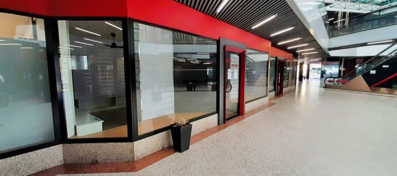 54m² Commercial property in Sondrio, Italy No. 146746 3