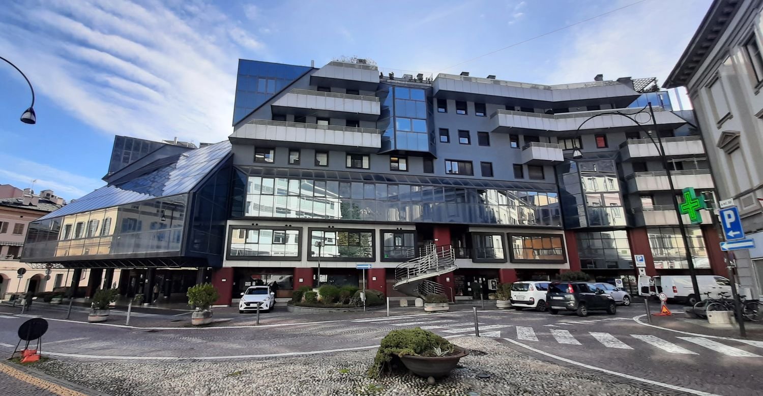54m² Commercial property in Sondrio, Italy No. 146746