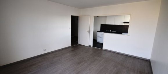 Квартира с 2 спальнями в Эпинэ-су-Сенар, Франция № 313141 3