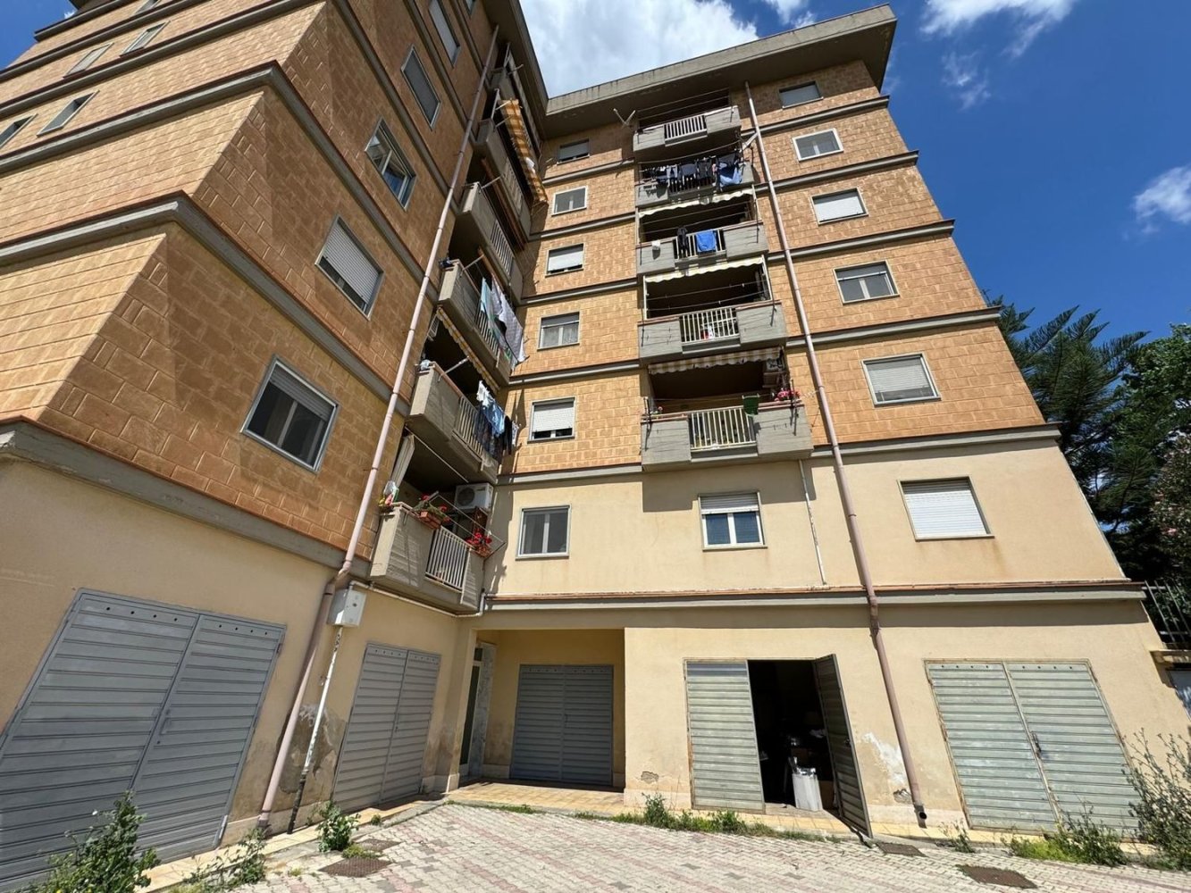 Garaje en Caltanissetta, Italy 21 m² No. 101923