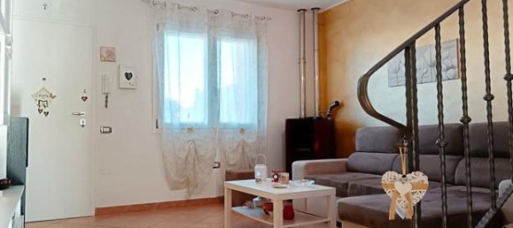 5-salle Villa à Uta, Italy No. 293531 2